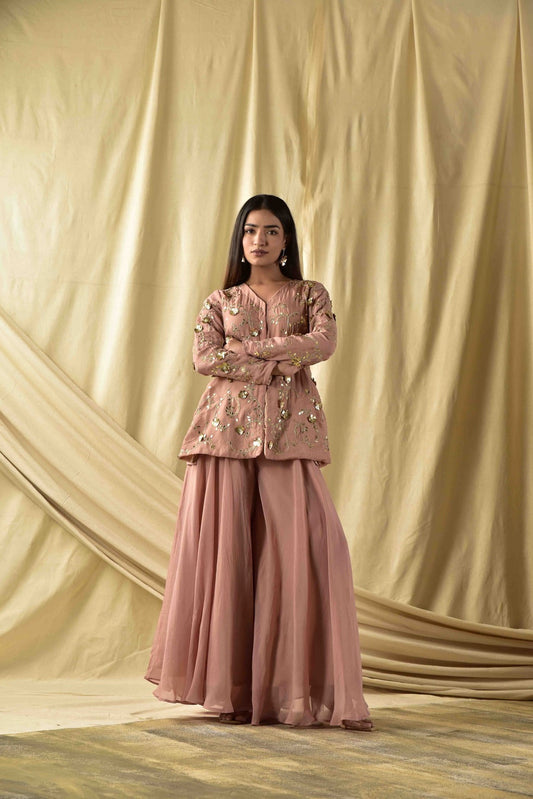 10 ways to style ethnic wear for modern looks